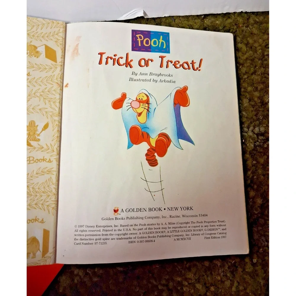 Disney Winnie The Pooh Trick Or Treat Little Golden Book 1997 First Edition